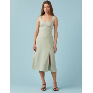 Lya Linene Dress, sage green, size M. Worn once!